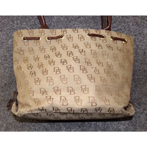 Dooney and Bourke bucket bag shoulder Medium - Picture 9 of 10